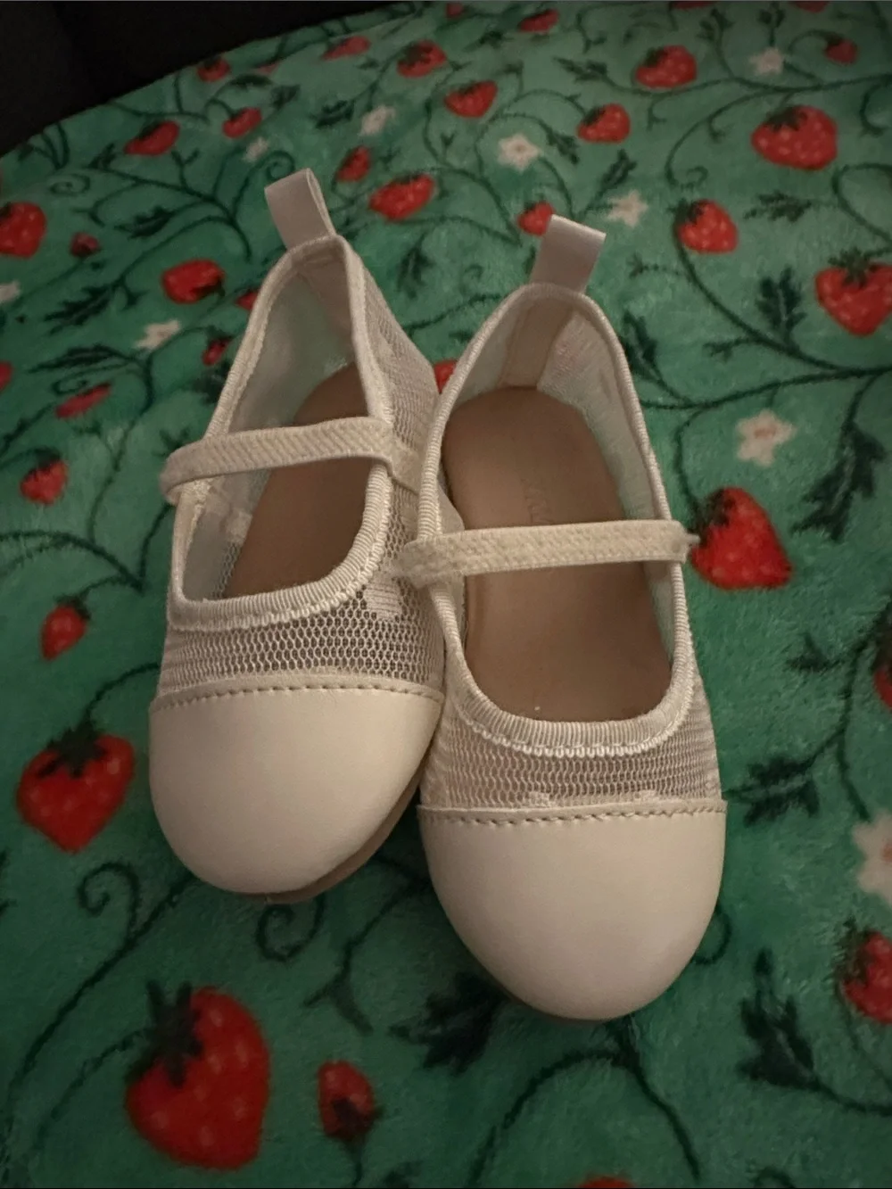 Old Navy Cream Mesh Mary Jane Flats for Kids